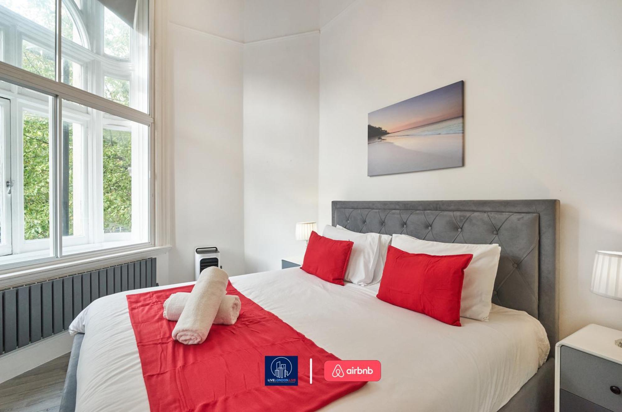 Last-Minute Specials L Sleeps Up To 4 Guests L One-Bedroom Apartment With King Bed And High Ceilings Near Camden By Live London Short Lets & Serviced Accommodation Dış mekan fotoğraf