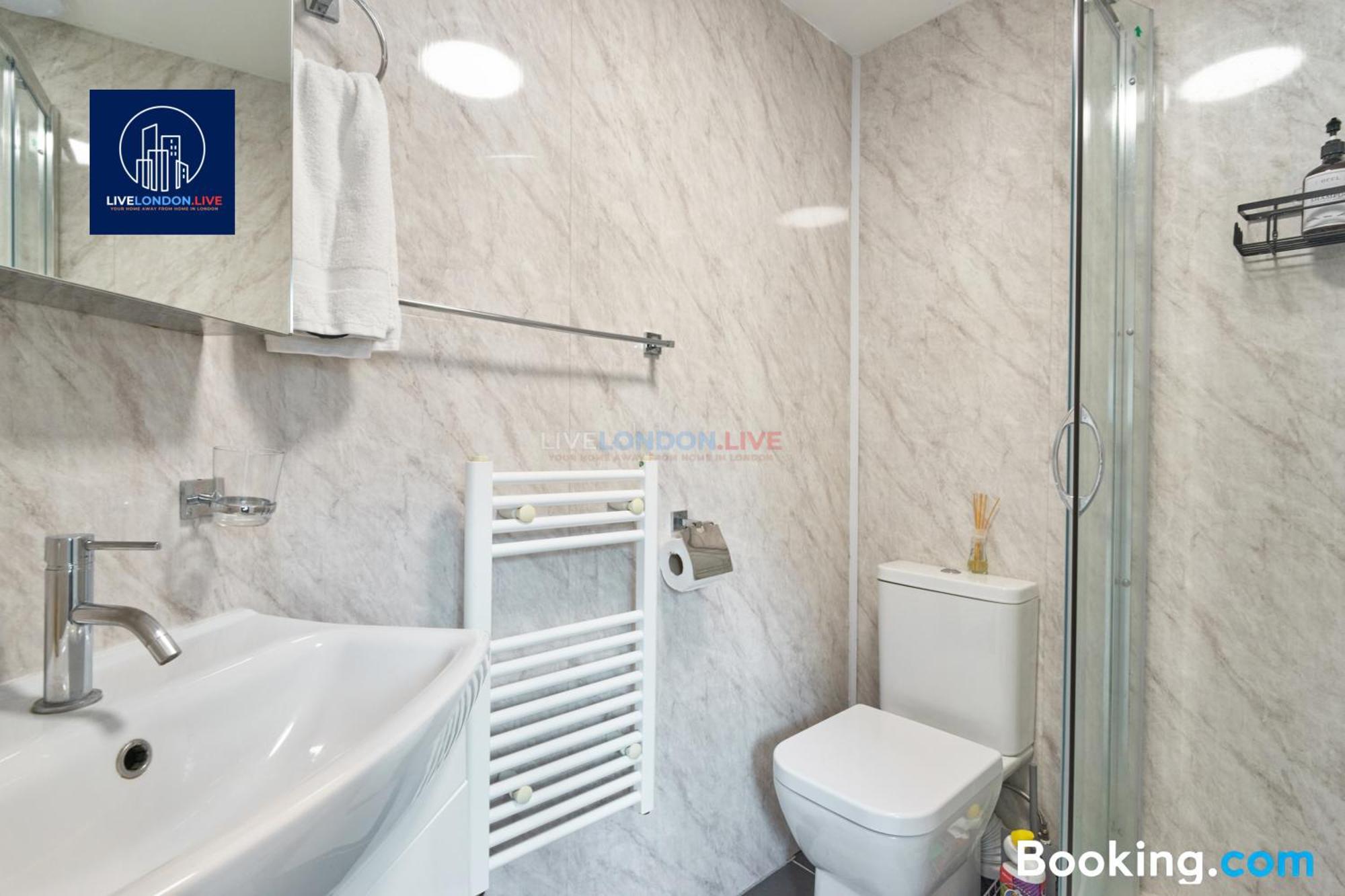 Last-Minute Specials L Sleeps Up To 4 Guests L One-Bedroom Apartment With King Bed And High Ceilings Near Camden By Live London Short Lets & Serviced Accommodation Dış mekan fotoğraf